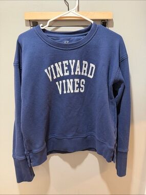 Vineyard Vines Women's Navy Blue Arch Logo Crew Sweatshirt